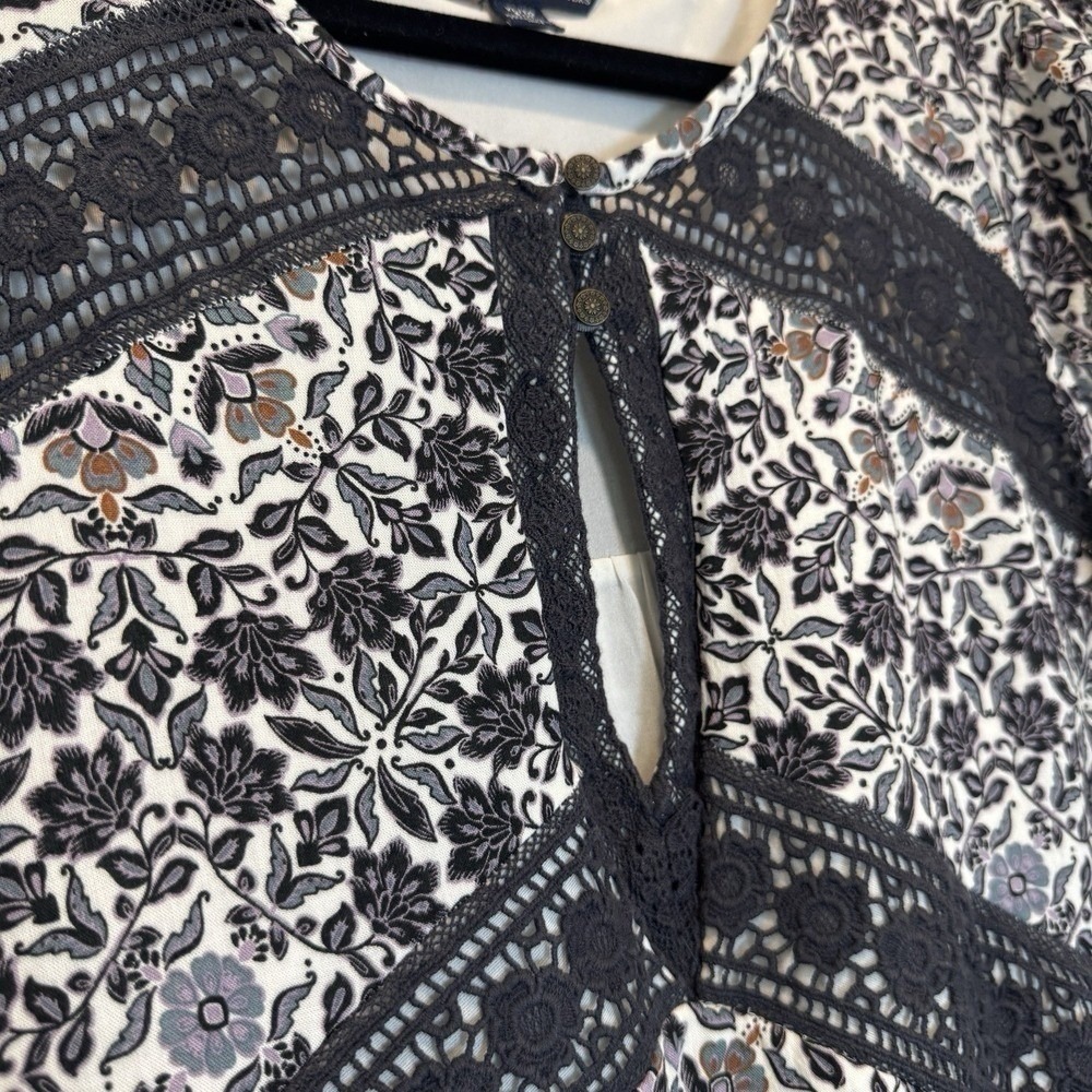 American Eagle Dress Womens XL Floral Boho Crochet Lace Black White Mini Flowy - Picture 3 of 9